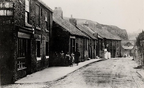 Brewery Lane, Felling Shore, Gateshead. c. 1900.